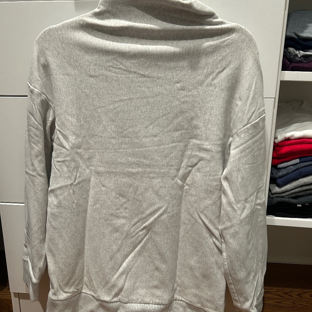 Theory sweatshirt